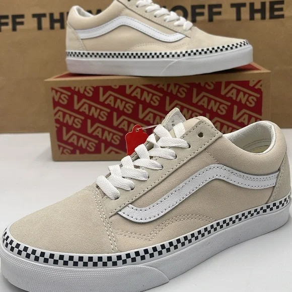 Vans WMNS Tan and White Sneakers Old Skool
Checkerboard Foxing Turtl
VN0A7Q2JDJR - Picture 15 of 16